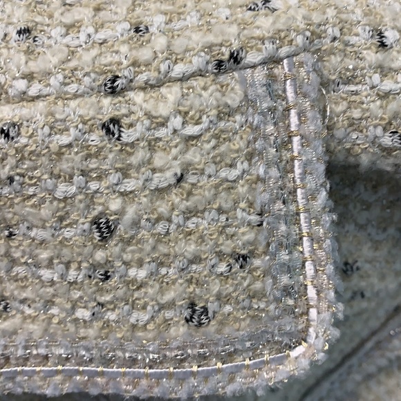 St. John Couture size 12 blazer with sparkle! Shoulder pads. tweed type - Picture 12 of 14